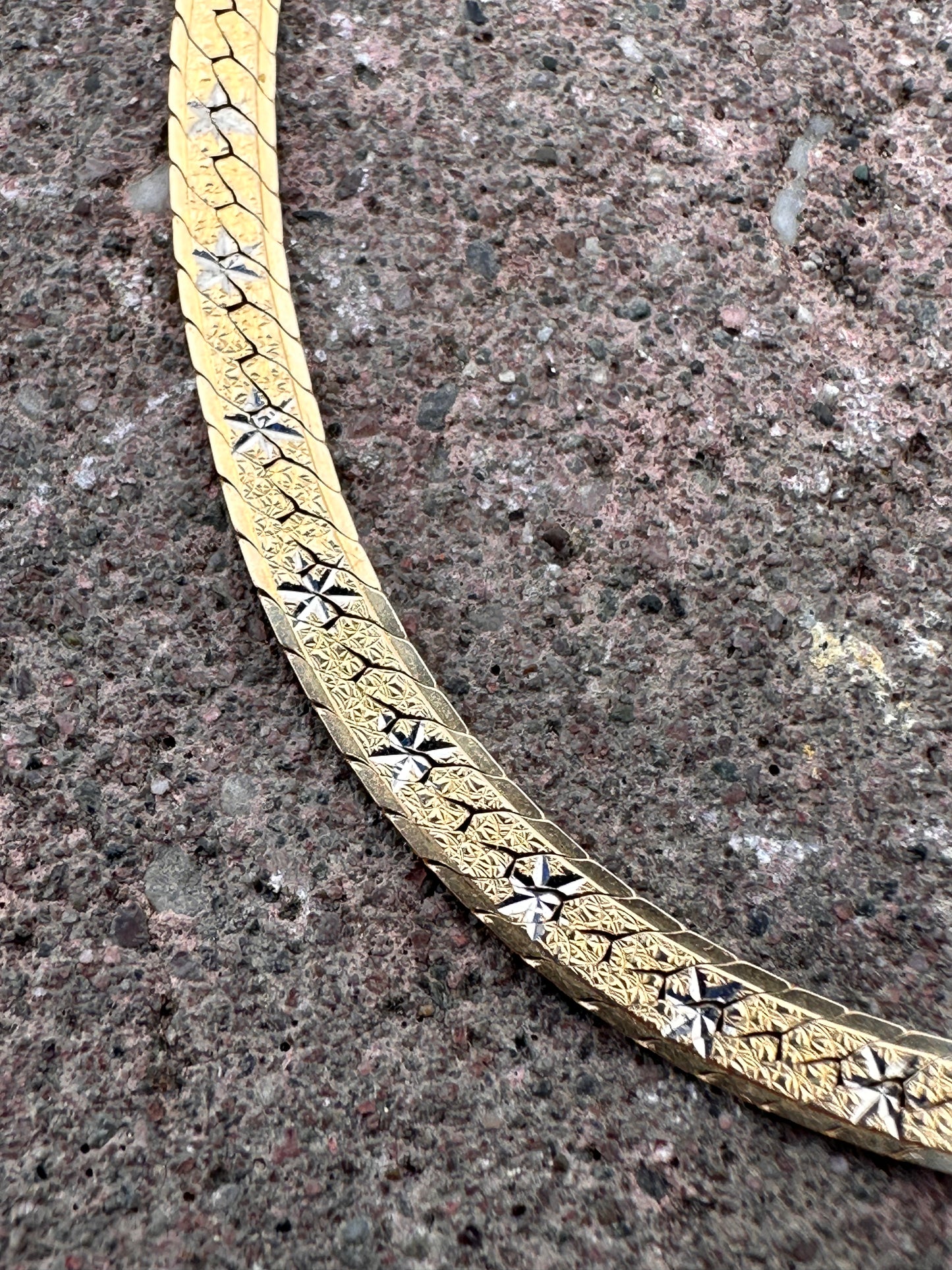 VINTAGE 14CT HERRINGBONE STAR BRACELET