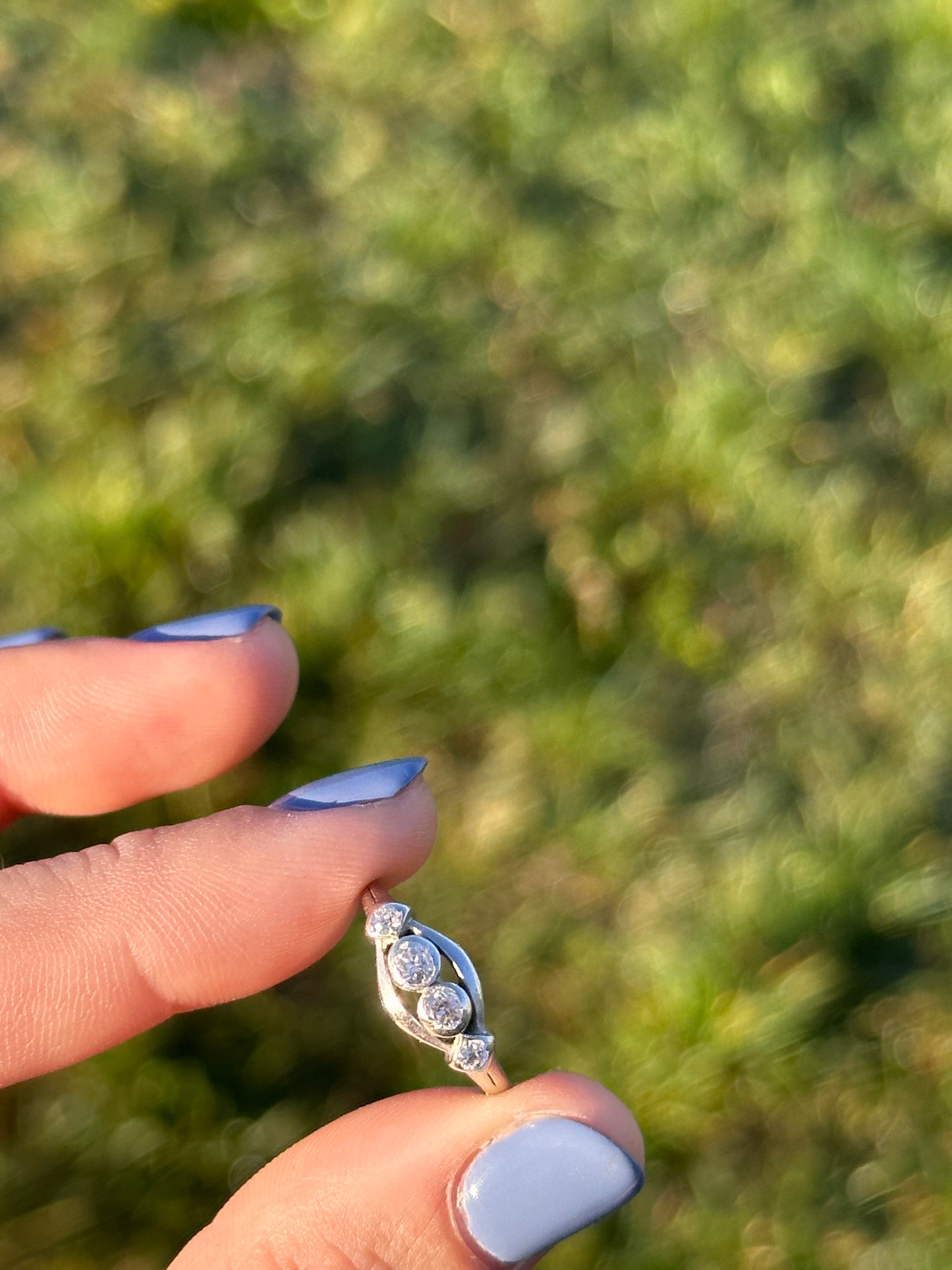 VINTAGE 14CT DAINTY FOUR-STONE DIAMOND RING