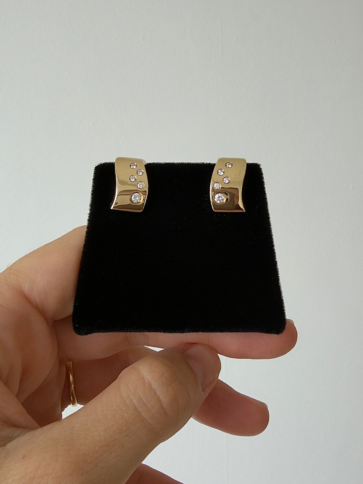 VINTAGE 18CT GOLD AND DIAMOND WAVE EARRINGS
