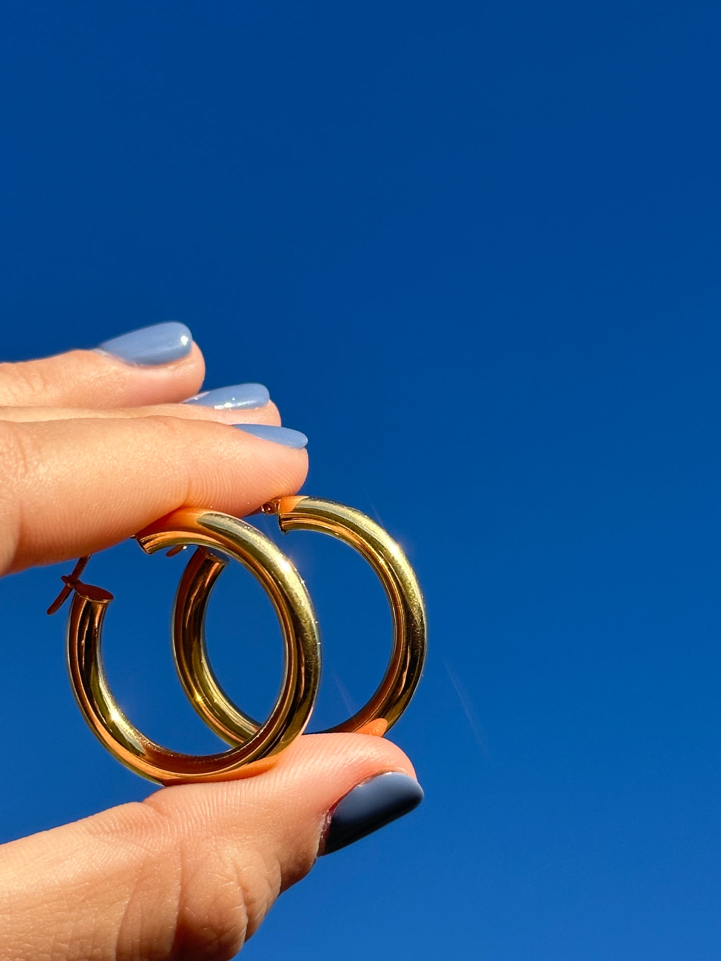VINTAGE 18CT PERFECT HOOPS