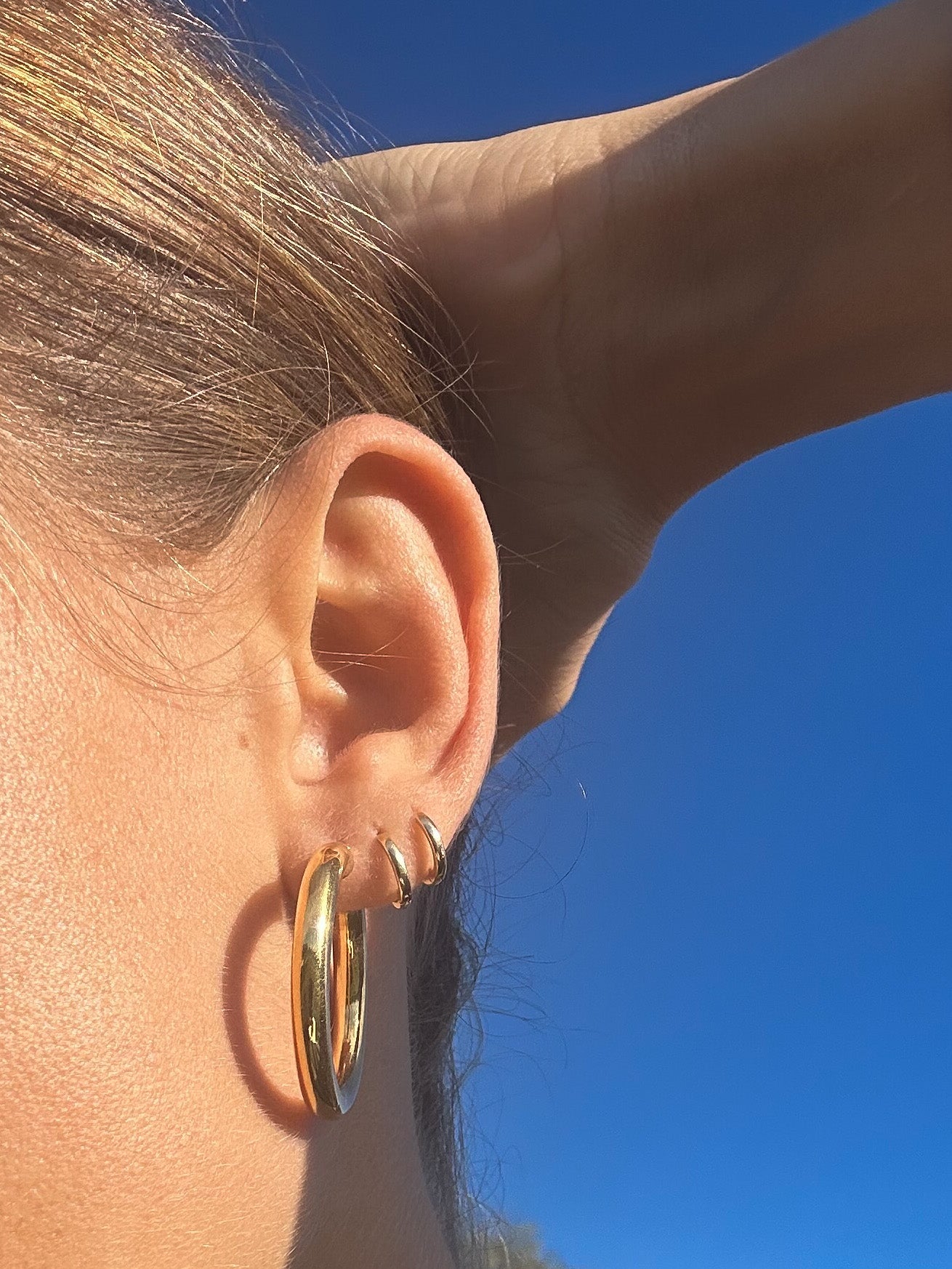 VINTAGE 18CT PERFECT HOOPS