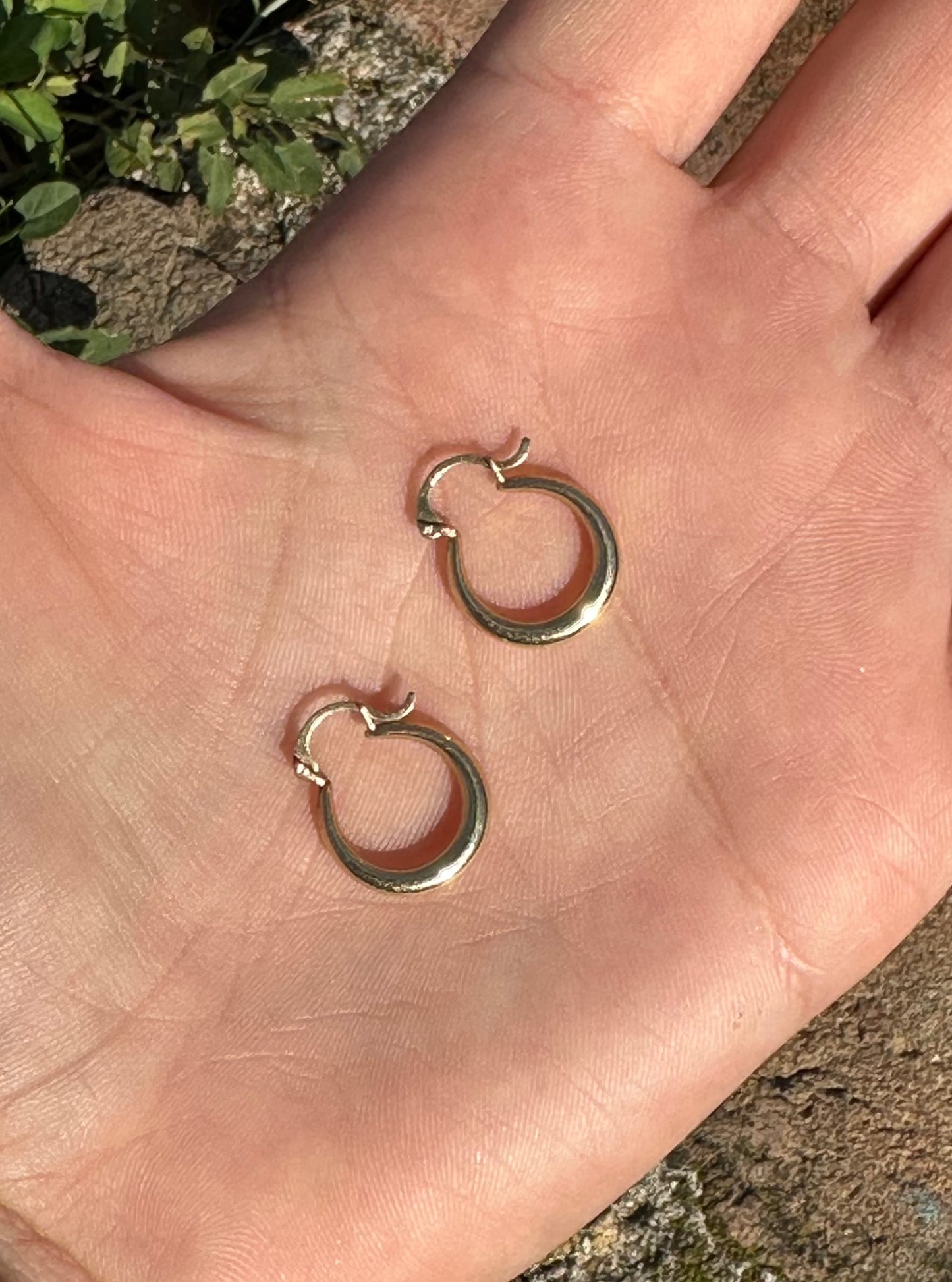 VINTAGE 14CT CHUBBY BABY EARRINGS
