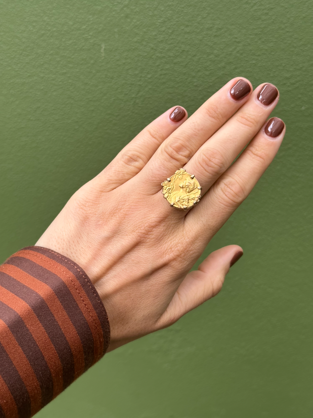 VINTAGE ÉMILE DROPSY ART NOUVEAU MEDALLION RING