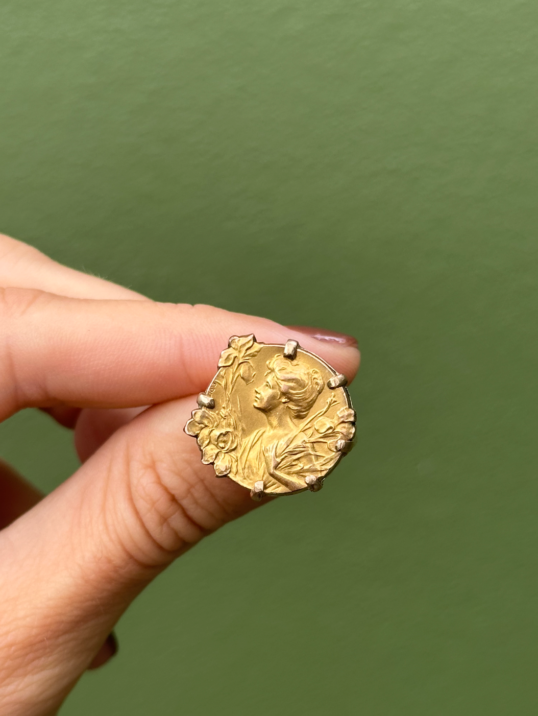 VINTAGE ÉMILE DROPSY ART NOUVEAU MEDALLION RING