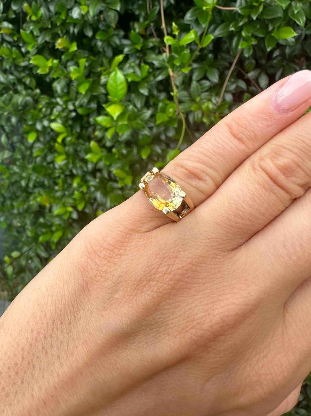 VINTAGE 9CT AND CITRINE RING