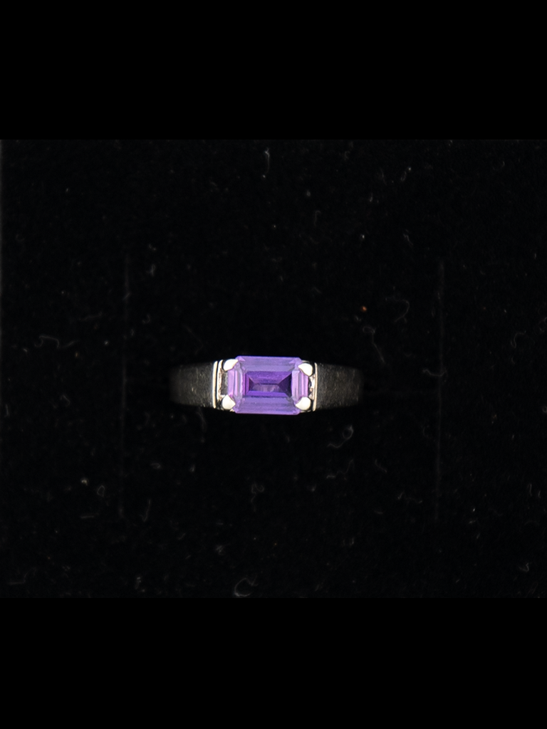 ESTATE 9CT WHITE GOLD AMETHYST RING
