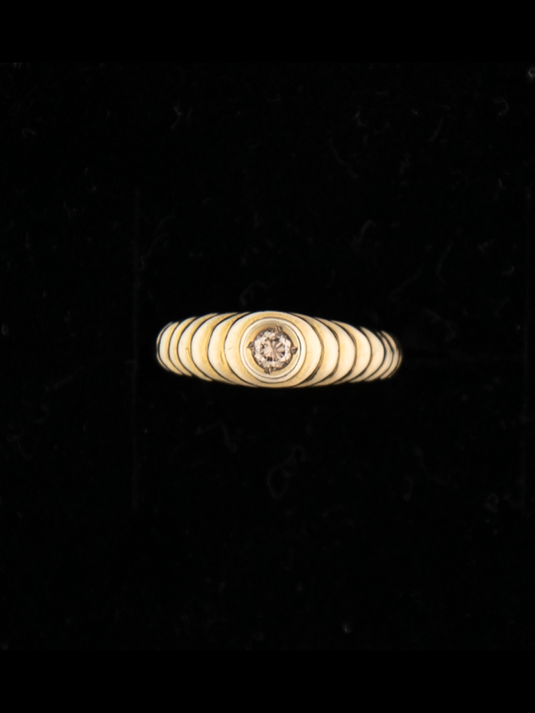 ESTATE 9CT CHAMPAGNE DIAMOND MOUNTAIN RING