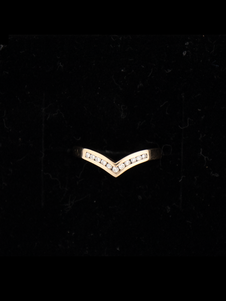 ESTATE 9CT DIAMOND WISHBONE RING