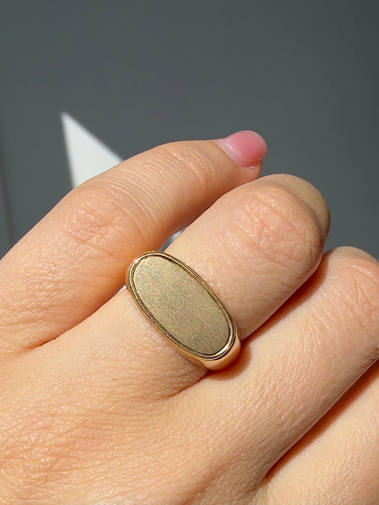 VINTAGE 18CT SIGNET - ELONGATED OVAL c.2012