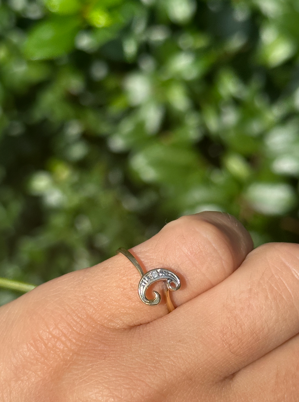 VINTAGE 18CT INITIAL RING - C