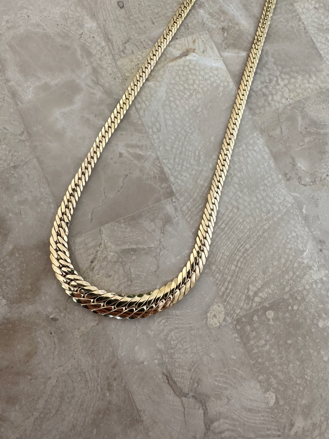 ESTATE 14CT GRADUATED CURB LINK NECKLACE