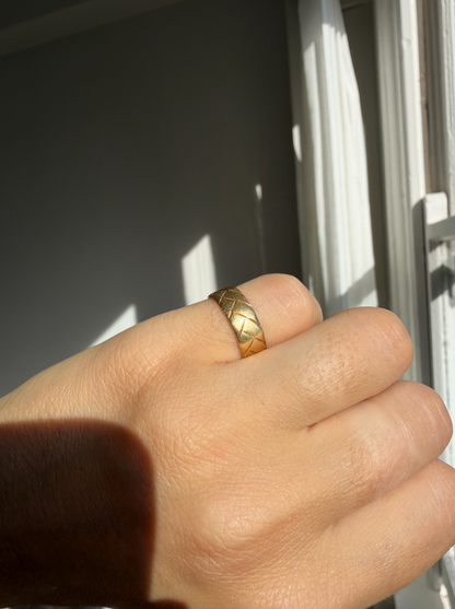 ESTATE 18CT GOLD WHEAT BAND