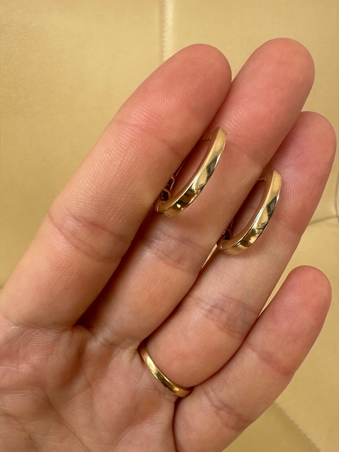 ESTATE 9CT GOLD AND DIAMOND DROP EARRINGS