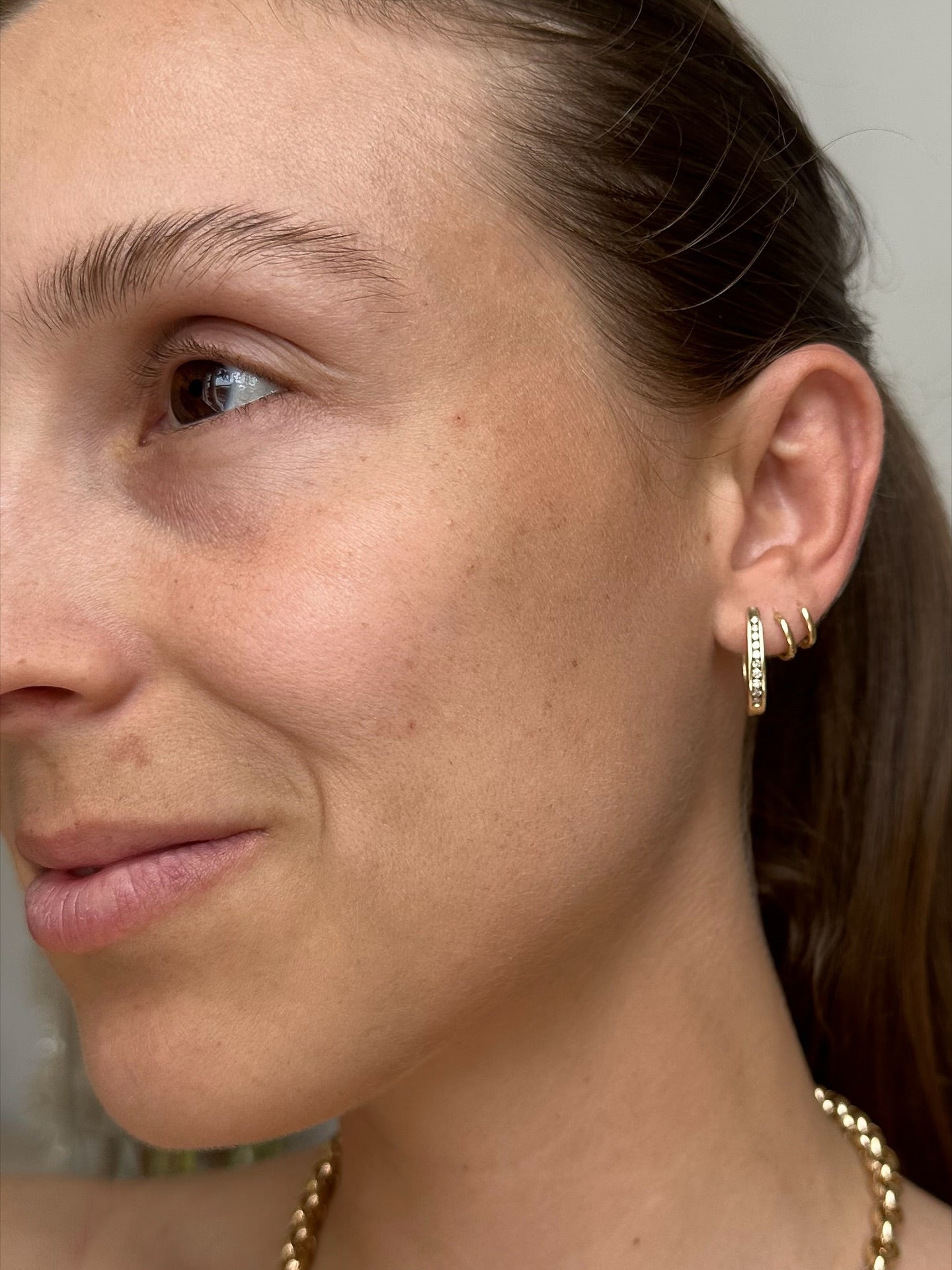 ESTATE 9CT GOLD AND DIAMOND DROP EARRINGS