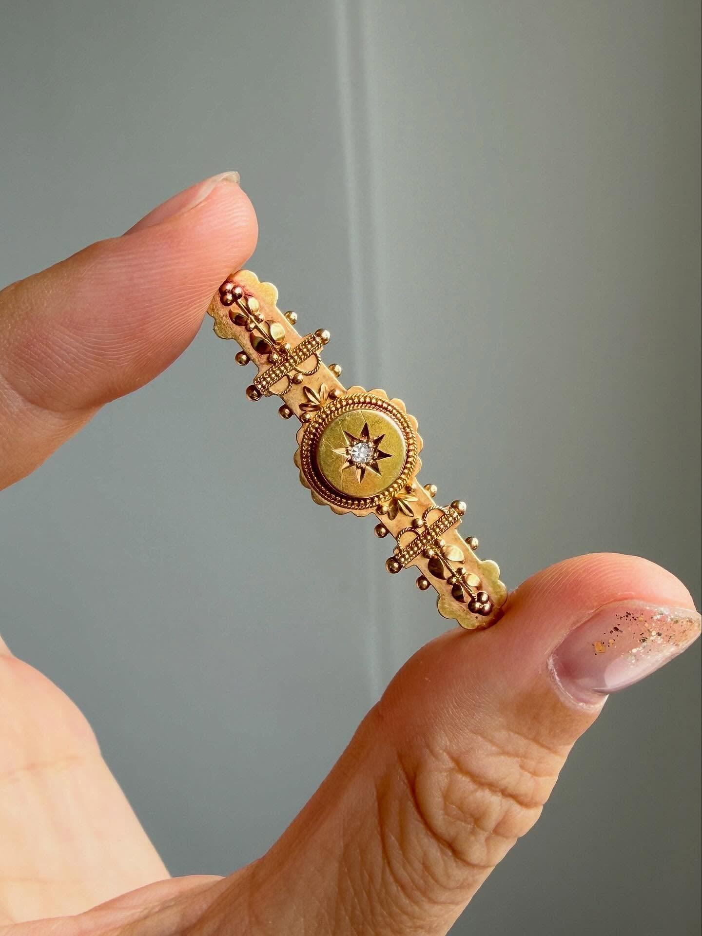 ANTIQUE 15CT BROOCH