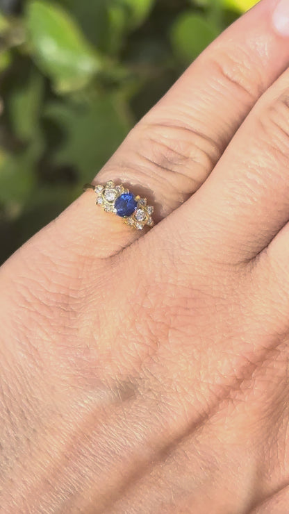 VINTAGE 18CT GOLD SAPPHIRE & DIAMOND RING