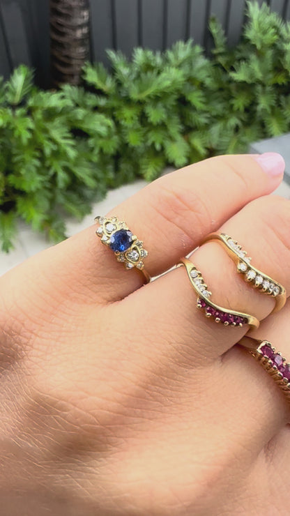 VINTAGE 18CT GOLD SAPPHIRE & DIAMOND RING
