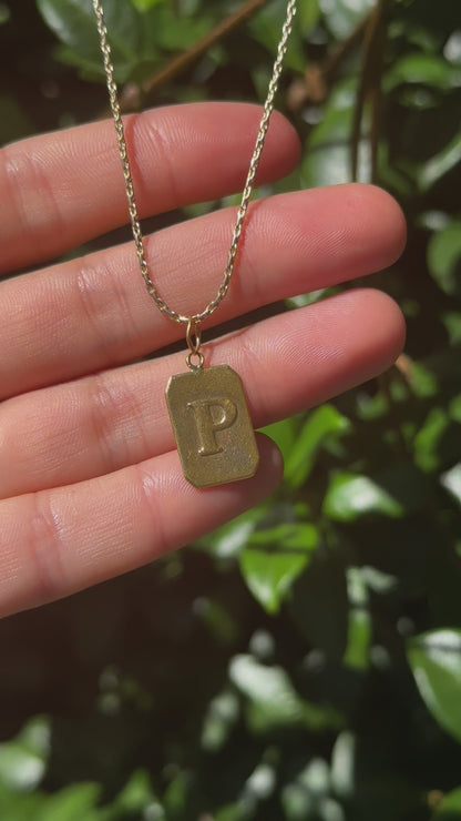 VINTAGE 18CT INITIAL PENDANT - P